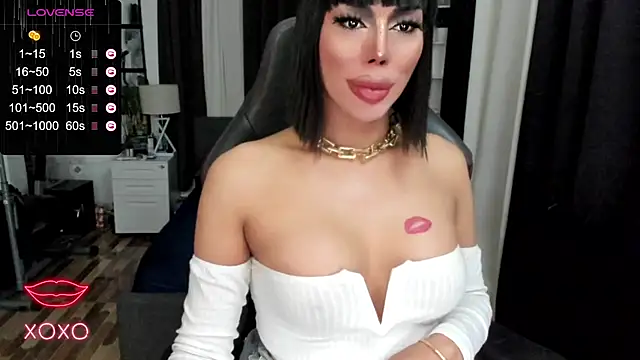 Snapshot of Forever_MissCandace chatting on 01-16-25, 09:05 Forever MissCandace online show from 01-16-25, 09:05