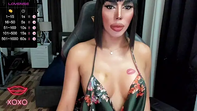 Snapshot of Forever_MissCandace chatting on 01-30-25, 04:34 Forever MissCandace online show from 01-30-25, 04:34