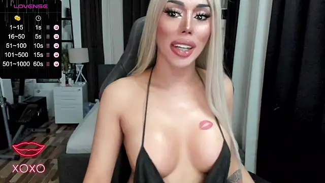 Snapshot of Forever_MissCandace chatting on 02-09-25, 01:00 Forever MissCandace online show from 02-09-25, 01:00