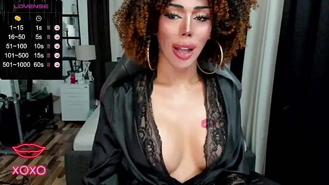 Snapshot of Forever_MissCandace chatting on 03-05-25, 04:13 Forever MissCandace online show from 03-05-25, 04:13