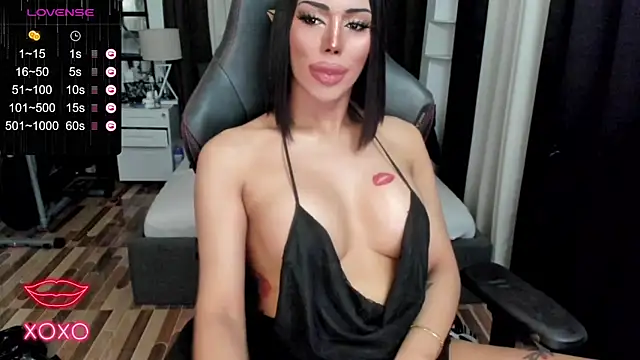 Snapshot of Forever_MissCandace chatting on 03-10-25, 05:18 Forever MissCandace online show from 03-10-25, 05:18