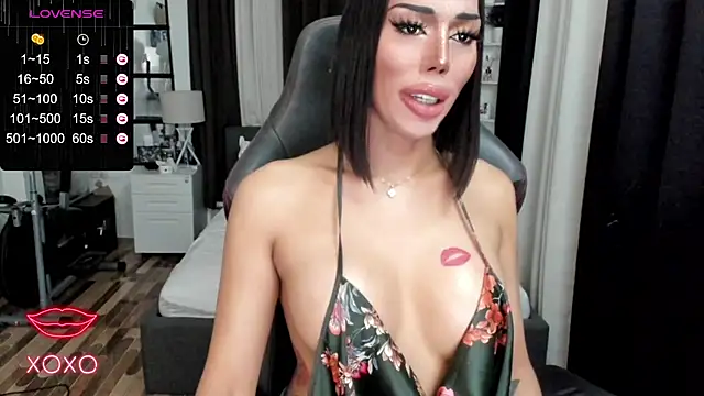 Snapshot of Forever_MissCandace chatting on 03-18-25, 10:15 Forever MissCandace online show from 03-18-25, 10:15