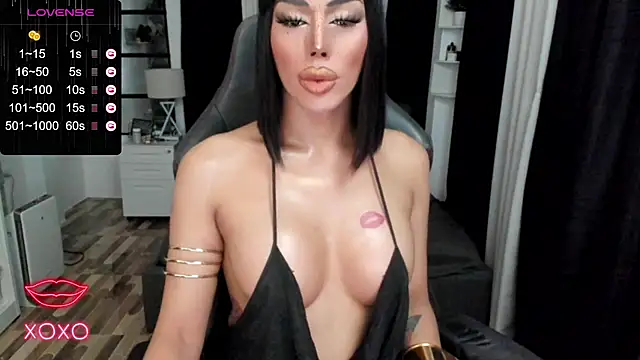 Snapshot of Forever_MissCandace chatting on 09-17-25, 01:57 Forever MissCandace online show from 09-17-25, 01:57