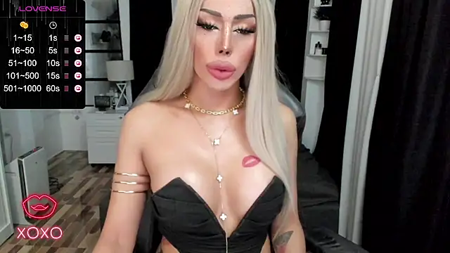 Snapshot of Forever_MissCandace chatting on 09-24-25, 06:55 Forever MissCandace online show from 09-24-25, 06:55