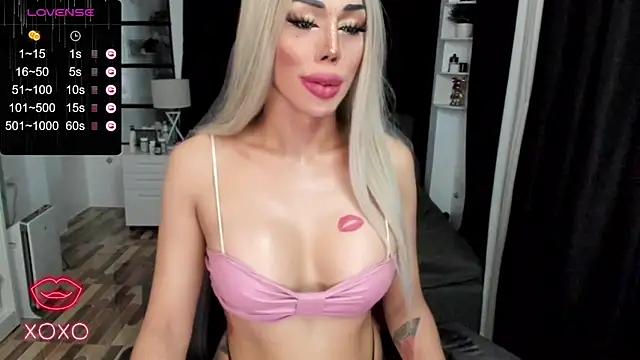 Snapshot of Forever_MissCandace chatting on 09-27-25, 08:47 Forever MissCandace online show from 09-27-25, 08:47