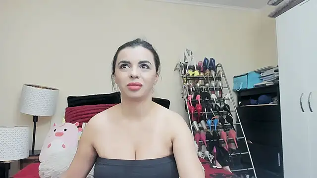 juliahayessxx online show from 02-13-25, 08:45