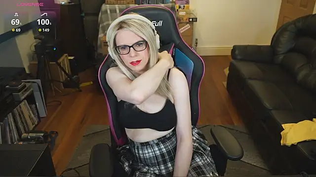 Snapshot of KelseyCobalt chatting on 10-20-25, 08:20 KelseyCobalt online show from 10-20-25, 08:20