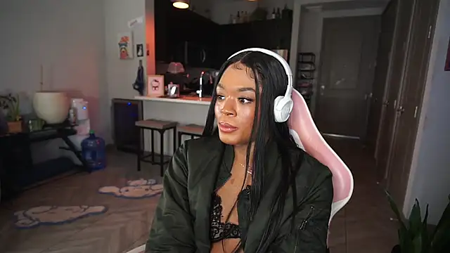 Snapshot of NSFWEros chatting on 12-30-24, 07:15 NSFWEros online show from 12-30-24, 07:15