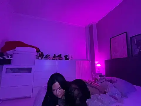 Snapshot of _MelinaCurves_ chatting on 01-25-25, 04:13 MelinaCurves online show from 01-25-25, 04:13