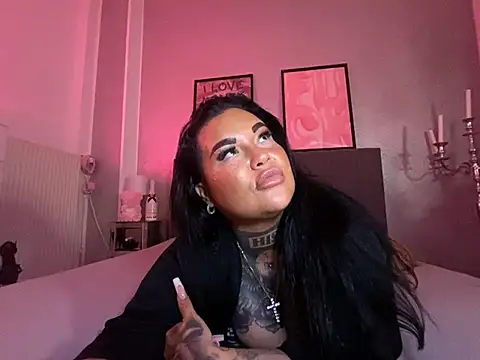 Snapshot of _MelinaCurves_ chatting on 02-23-25, 11:36 MelinaCurves online show from 02-23-25, 11:36