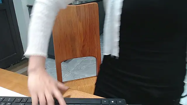 Hanako love online show from 12-23-25, 04:10