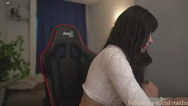 Snapshot of oxxme chatting on 11-15-25, 11:29 oxxme online show from 11-15-25, 11:29