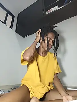 Snapshot of africa_deluxe chatting on 05-28-26, 01:41 africa deluxe online show from 05-28-26, 01:41