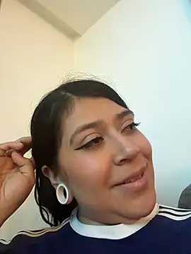 emilyjohanson online show from 04-21-26, 01:42