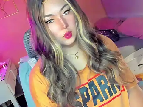 HOTnWILDalice online show from 12-16-25, 03:00