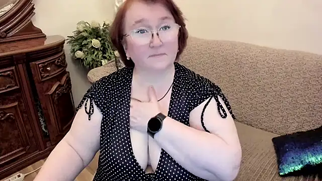 leiamillersonn online show from 10-02-25, 06:15