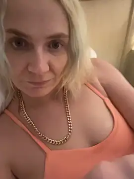 Snapshot of SugarTits199869 chatting on 10-10-25, 05:06 SugarTits199869 online show from 10-10-25, 05:06