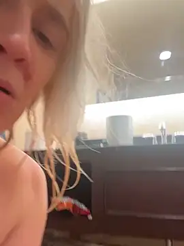 Snapshot of SugarTits199869 chatting on 10-25-25, 12:02 SugarTits199869 online show from 10-25-25, 12:02