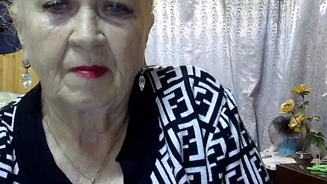 Emma52610 online show from 09-28-25, 04:34