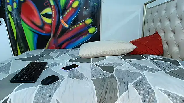 Snapshot of luna_sexxy chatting on 01-28-25, 04:18 luna sexxy online show from 01-28-25, 04:18