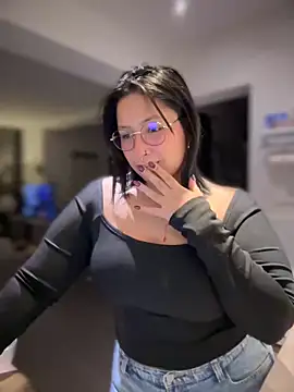 Snapshot of DannaaMeliza chatting on 12-02-24, 04:31 DannaaMeliza online show from 12-02-24, 04:31