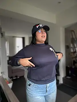 Snapshot of DannaaMeliza chatting on 12-27-24, 10:34 DannaaMeliza online show from 12-27-24, 10:34