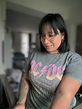 Snapshot of DannaaMeliza chatting on 01-05-25, 01:58 DannaaMeliza online show from 01-05-25, 01:58