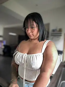 Snapshot of DannaaMeliza chatting on 01-07-25, 10:43 DannaaMeliza online show from 01-07-25, 10:43