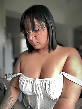 Snapshot of DannaaMeliza chatting on 01-07-25, 01:46 DannaaMeliza online show from 01-07-25, 01:46