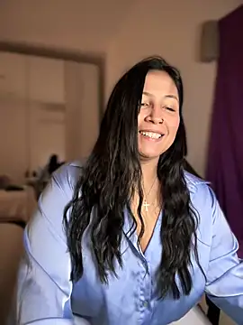 Snapshot of DannaaMeliza chatting on 03-05-25, 02:45 DannaaMeliza online show from 03-05-25, 02:45