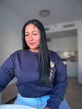 Snapshot of DannaaMeliza chatting on 11-28-25, 12:08 DannaaMeliza online show from 11-28-25, 12:08