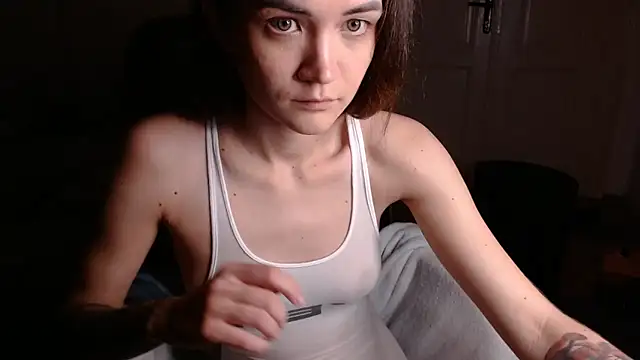 EvelynGG online show from 12-19-24, 01:40