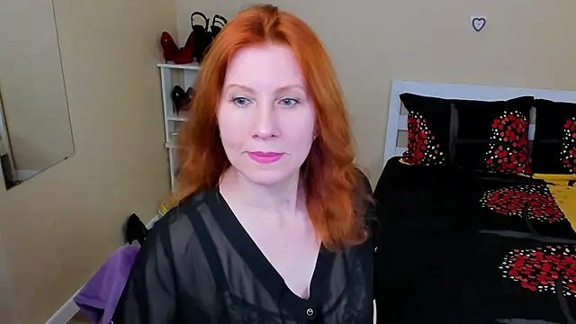 Snapshot of FoxySophia chatting on 04-26-26, 02:42 FoxySophia online show from 04-26-26, 02:42