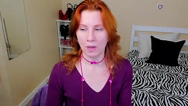 Snapshot of FoxySophia chatting on 04-30-26, 12:22 FoxySophia online show from 04-30-26, 12:22