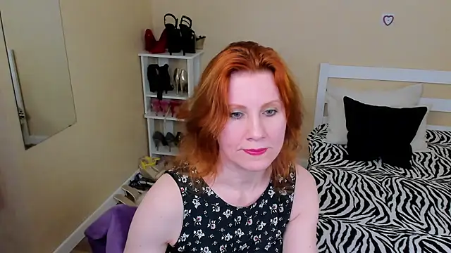 Snapshot of FoxySophia chatting on 05-05-26, 06:16 FoxySophia online show from 05-05-26, 06:16