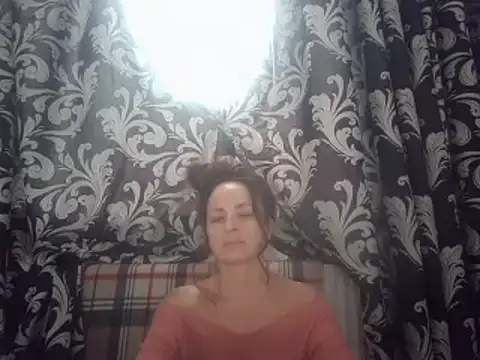 Snapshot of LindaStarS chatting on 01-28-25, 10:23 LindaStarS online show from 01-28-25, 10:23