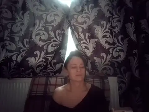 Snapshot of LindaStarS chatting on 02-05-25, 02:48 LindaStarS online show from 02-05-25, 02:48