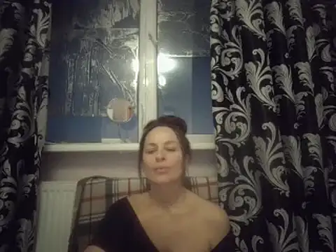 Snapshot of LindaStarS chatting on 02-06-25, 03:52 LindaStarS online show from 02-06-25, 03:52