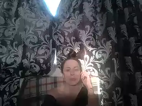 Snapshot of LindaStarS chatting on 02-12-25, 02:10 LindaStarS online show from 02-12-25, 02:10