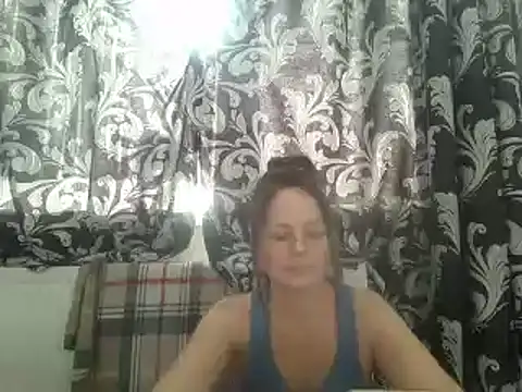 Snapshot of LindaStarS chatting on 02-16-25, 12:54 LindaStarS online show from 02-16-25, 12:54