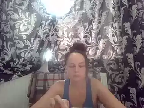 Snapshot of LindaStarS chatting on 02-17-25, 11:34 LindaStarS online show from 02-17-25, 11:34