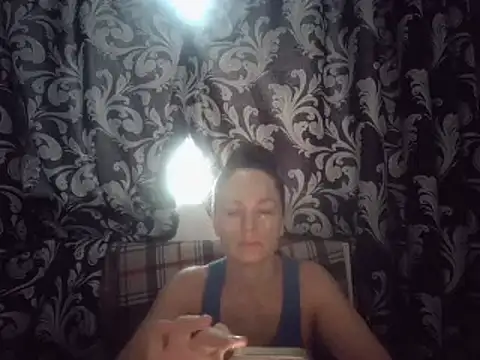 Snapshot of LindaStarS chatting on 02-20-25, 05:44 LindaStarS online show from 02-20-25, 05:44