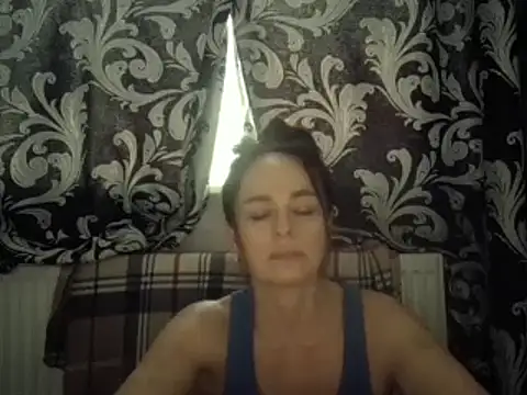 Snapshot of LindaStarS chatting on 03-08-25, 03:45 LindaStarS online show from 03-08-25, 03:45