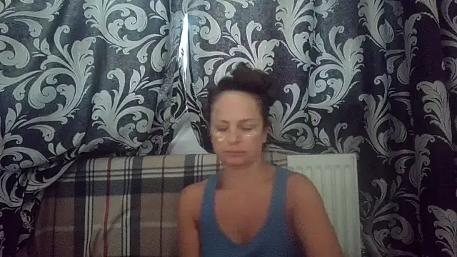 Snapshot of LindaStarS chatting on 09-27-25, 06:40 LindaStarS online show from 09-27-25, 06:40