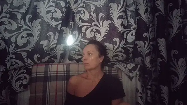 Snapshot of LindaStarS chatting on 10-01-25, 05:02 LindaStarS online show from 10-01-25, 05:02