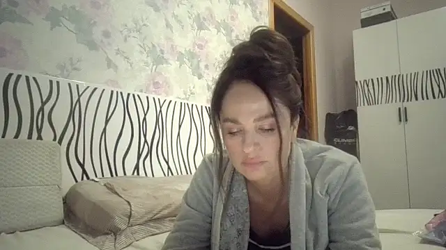 LindaStarS online show from 10-25-25, 04:57