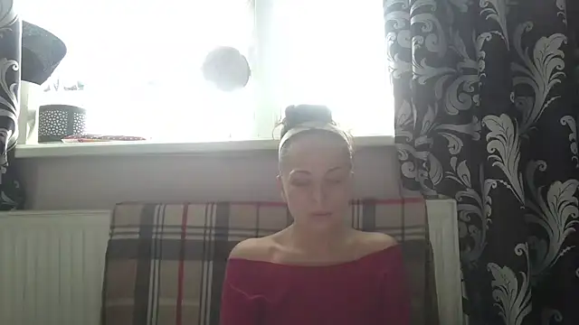 LindaStarS online show from 04-12-26, 05:12