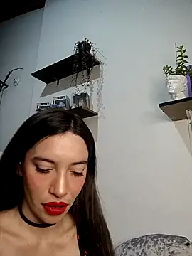 Snapshot of loveuu-bae chatting on 01-01-25, 12:43 loveuu-bae online show from 01-01-25, 12:43