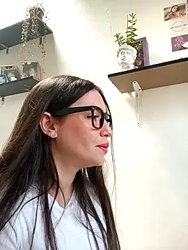 Snapshot of loveuu-bae chatting on 01-17-25, 05:51 loveuu-bae online show from 01-17-25, 05:51