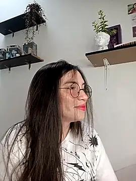 Snapshot of loveuu-bae chatting on 03-07-25, 10:10 loveuu-bae online show from 03-07-25, 10:10